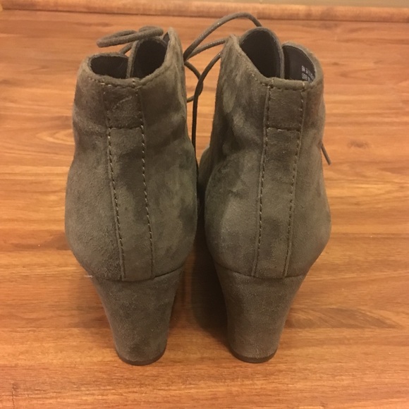 Clark’s suede wedge booties - Picture 3 of 6